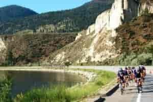 Valley First GranFondo Axel Merckx Okanagan riders head north along Okanagan Lake. Photo: VFGFAMO
