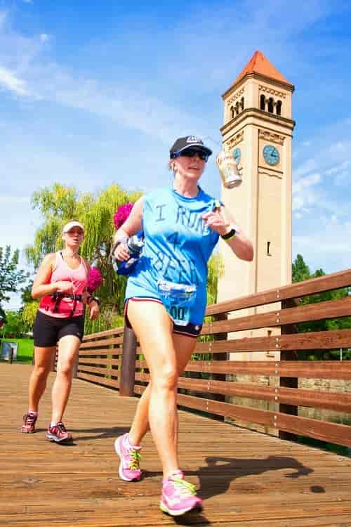 Runners on a leg through downtown Spokane. Photo: Tim Chandonnet, www.timcphoto.photoshelter.com