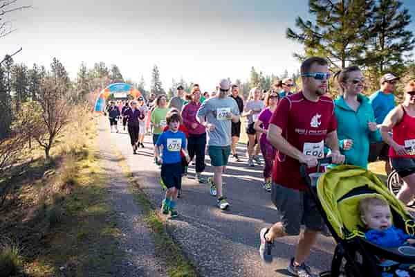 Photo of racers at the Hunger Run.