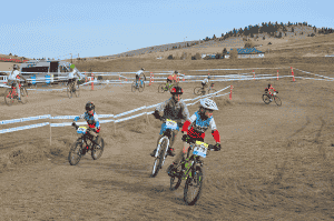 Photo of cyclocross racers by Hank Greer.